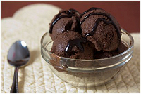 Рецепт Рецепт домашнего шоколадного мороженогоклубничного мороженого