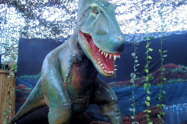 Выставка роботизированных динозавров